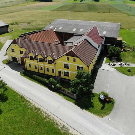 Kindererlebnis- und Biobauernhof Hipp-Bruckner Wornharts Exterior foto